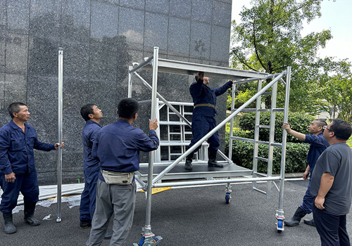 专业登高设备：铝合金脚手架